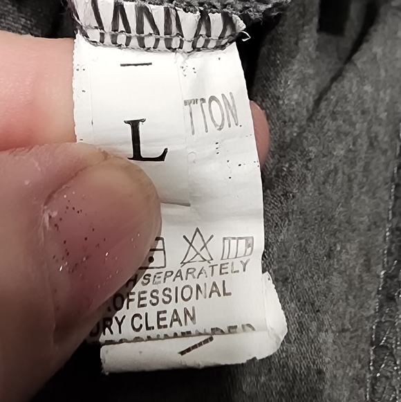 LOVE Tshirt With Classy Design - Picture 4 of 6